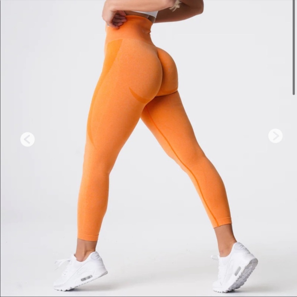 Orange seamless NVGTN leggings
